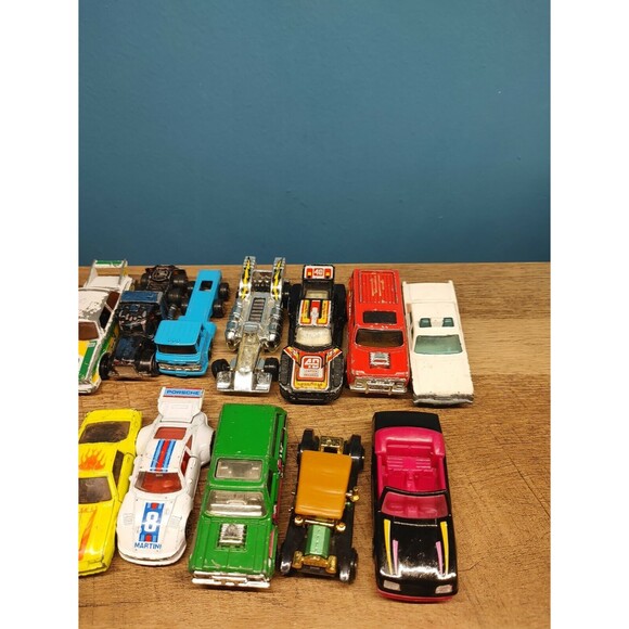 Lot Of 26 VINTAGE Cars & Planes 80' and 90' - Picture 4 of 6